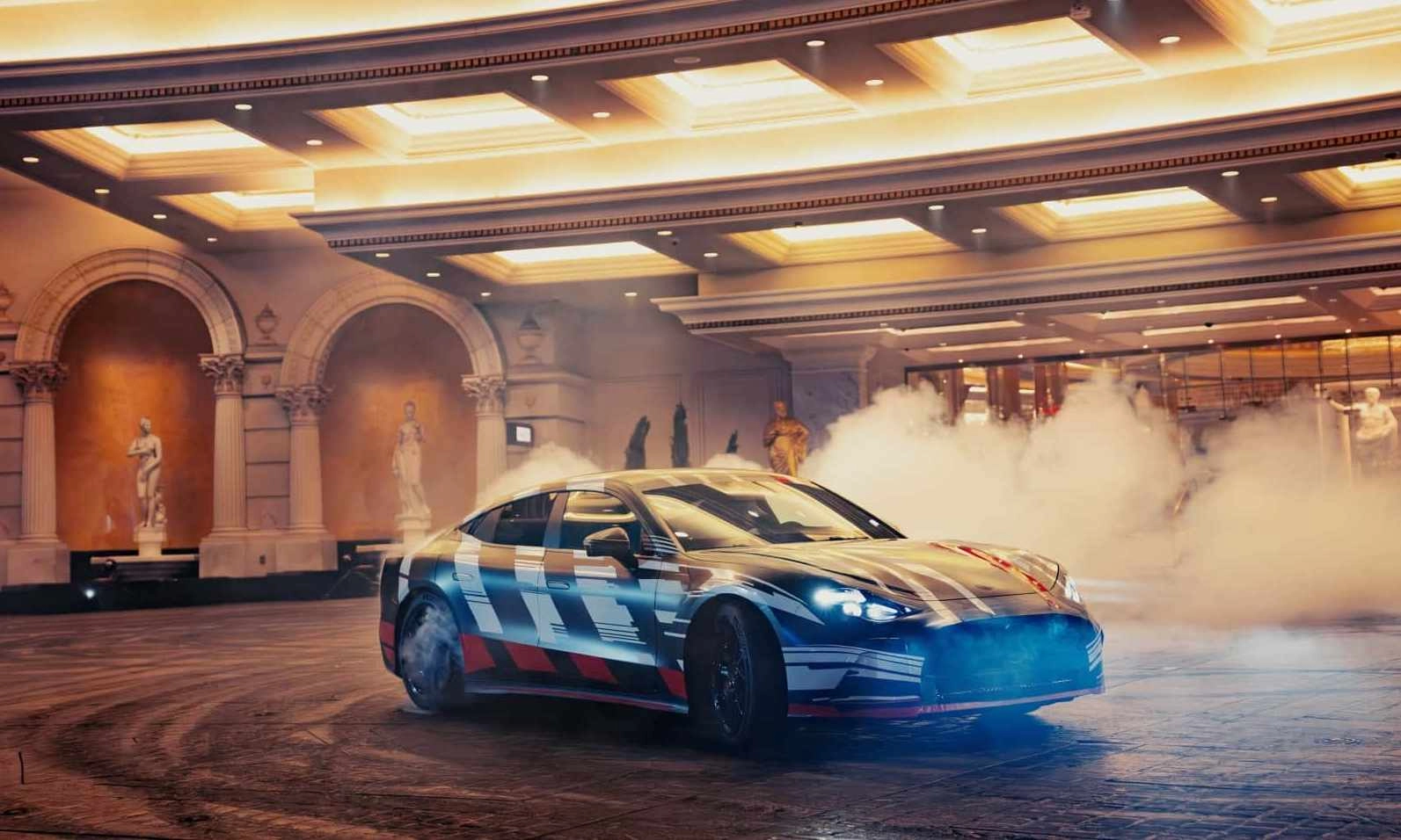 Brad Pitt i George Russell u novoj reklami